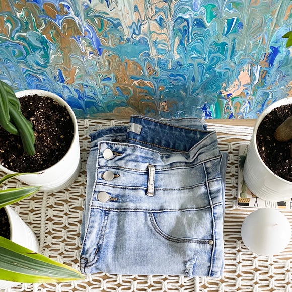 refuge Denim - Refuge light wash jeans